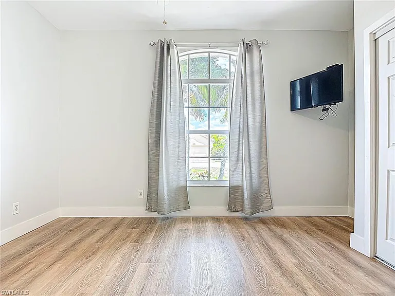351 Pindo Palm Dr — Photo 26