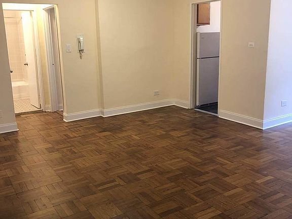 4th image of 14210 Roosevelt Ave APT 103