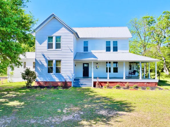 1418 Hebron Rd, Grove Hill, AL 36451