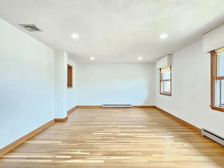 50 Lee St #2 — Photo 3