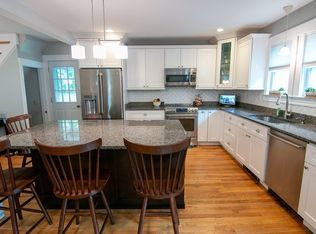 10 Makepeace St, Saugus, MA 01906