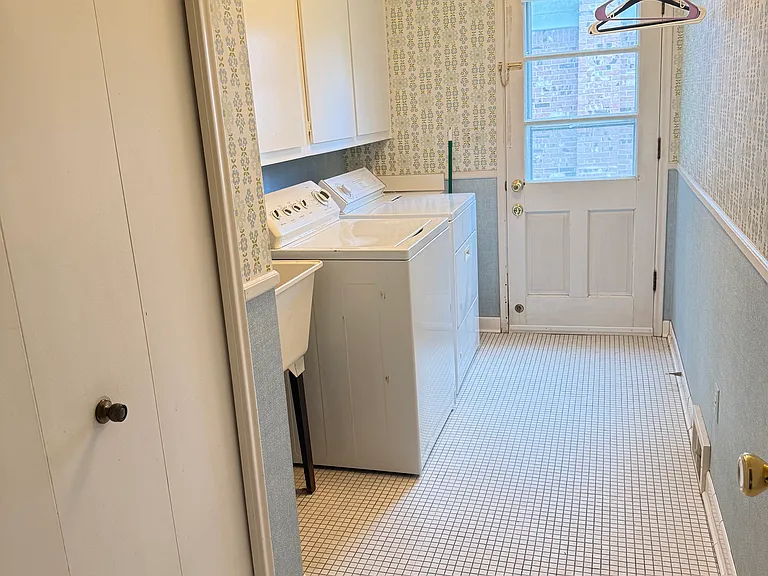 3163 Plymouth Rd — Photo 38