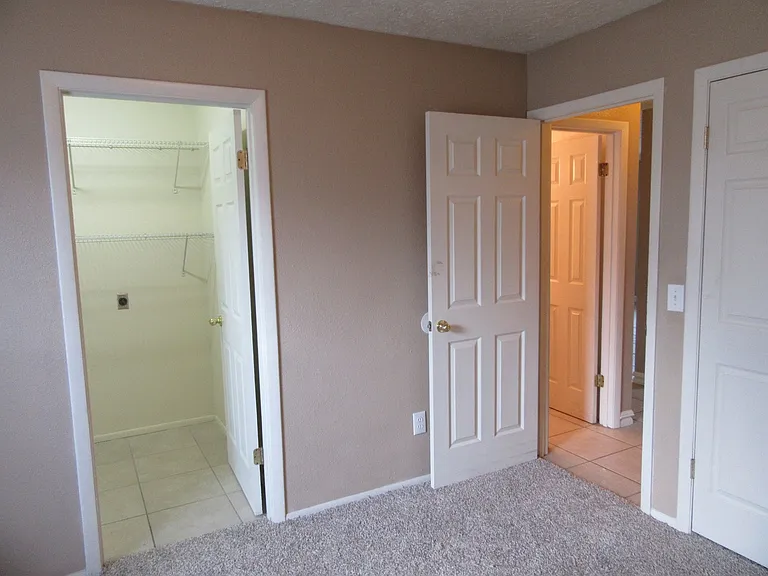 1104 W 19th Ct — Photo 10
