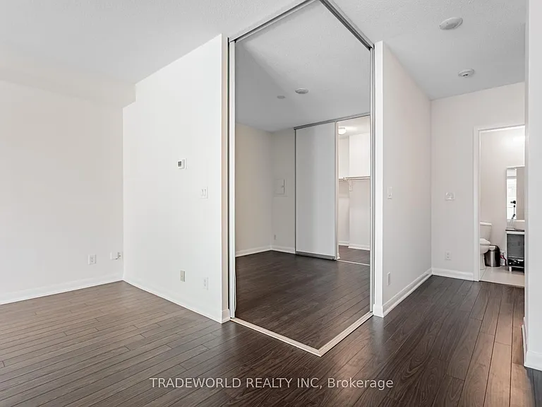 205 Frederick St #909 — Photo 17