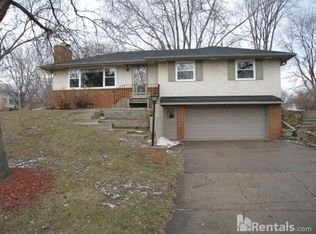 1200 Highview Dr, New Brighton, MN 55112