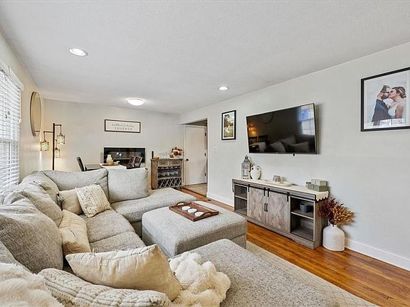 5th image of 8815 Hemlock Dr