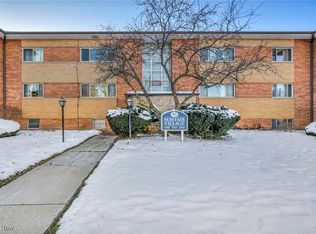 1736 Wagar Rd APT 208, Rocky River, OH 44116