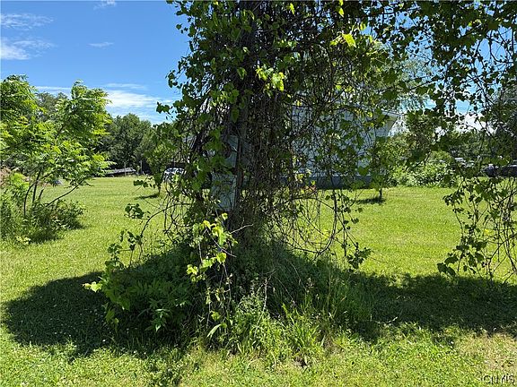5th image of 196-200 Russell Rd #196