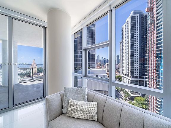 3rd image of 851 NE 1st Ave #1611A