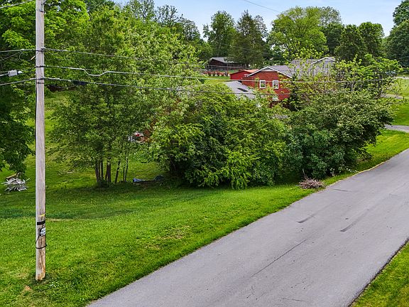 5th image of Lake Dr
