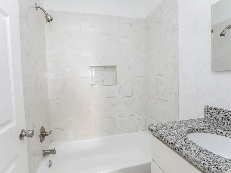 1609 Richmond Ave — Photo 25
