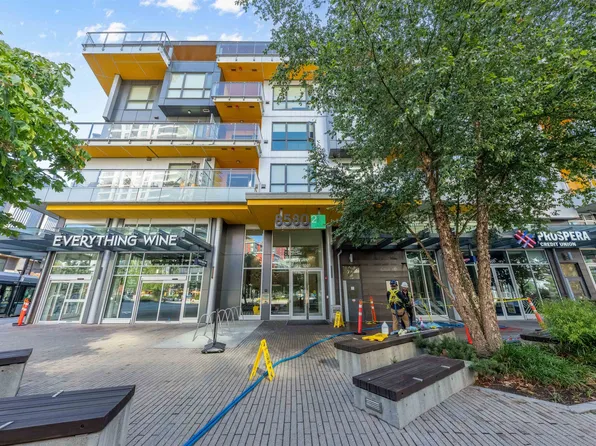 8580 River District Xing #711, Vancouver, BC V5S