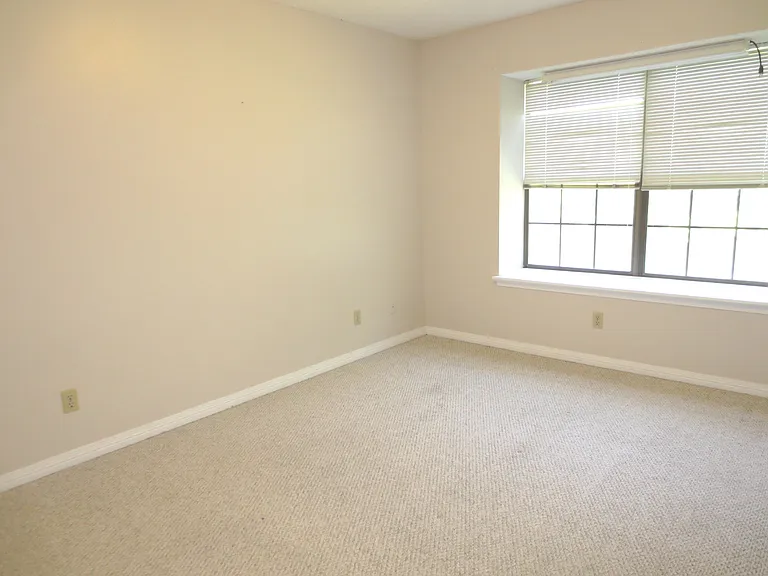 1516 Portside Dr — Photo 13