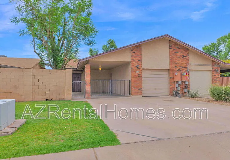1839 E Inverness Ave — Photo 2
