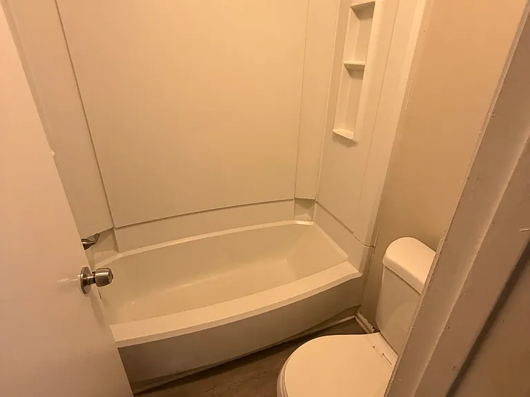 1386 Williamsburg Ln #L — Photo 18
