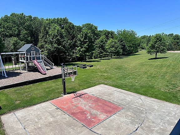 4th image of 2290 W Country Club Dr