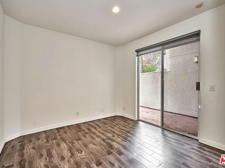 500 S Berendo St #101 — Photo 17