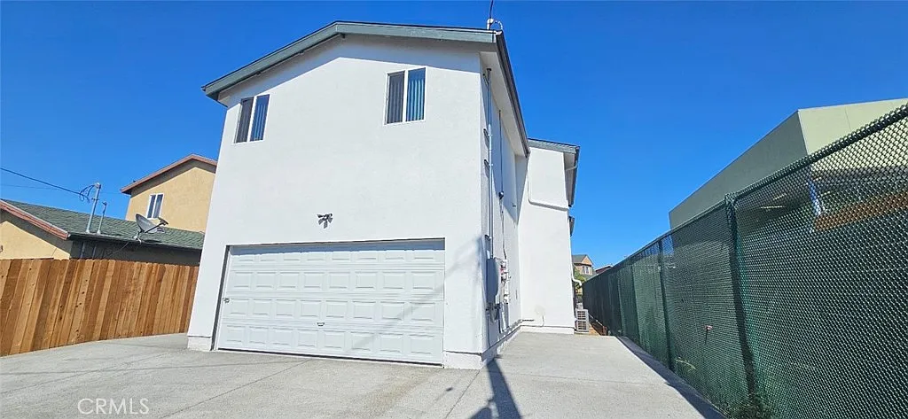 6 bed, 1915 sqft, $4,000 — Photo 1