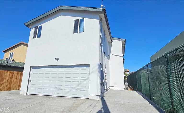 3839 Woodlawn Ave #1/2 — Photo 1