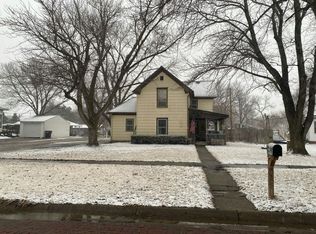 616 W 8th St, York, NE 68467
