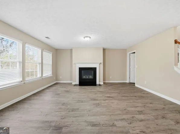 945 Campbell Gate Rd, Lawrenceville, GA 30045