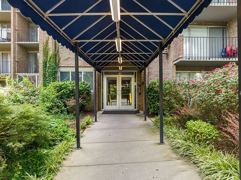 University Apartments Chapel Hill — Photo 7