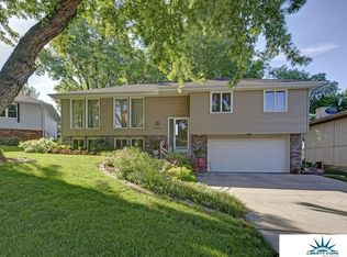 15315 Leavenworth Cir, Omaha, NE 68154