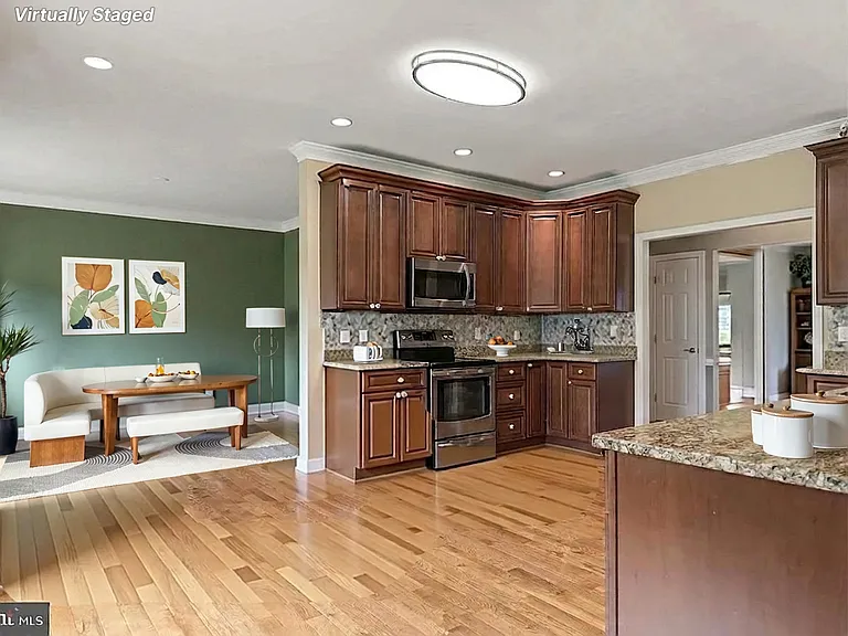 2277 Poplar Rd — Photo 5