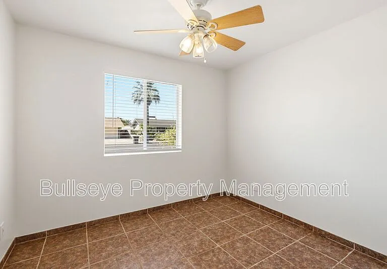 250 E Park Ave — Photo 17