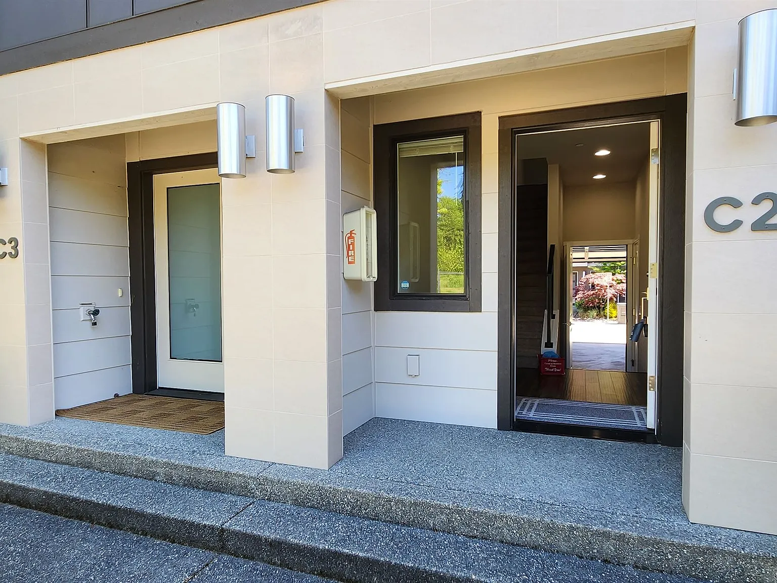 3 bed, 1711 sqft, $3,195 — Photo 4