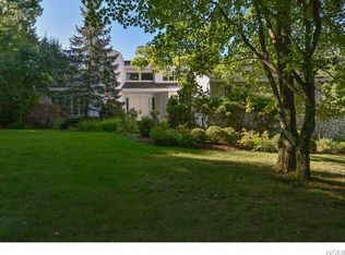 68 Random Farms Dr, Chappaqua, NY 10514