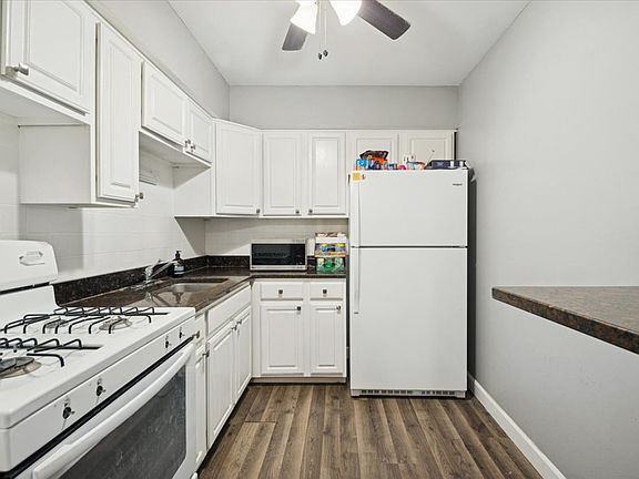 4th image of 7306 N Winchester Ave APT 207