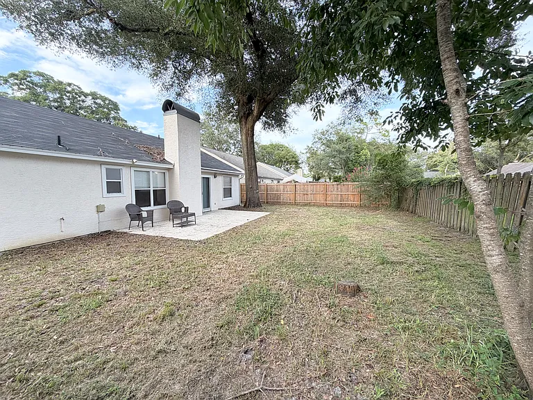 14174 Hampton Falls Dr N — Photo 49