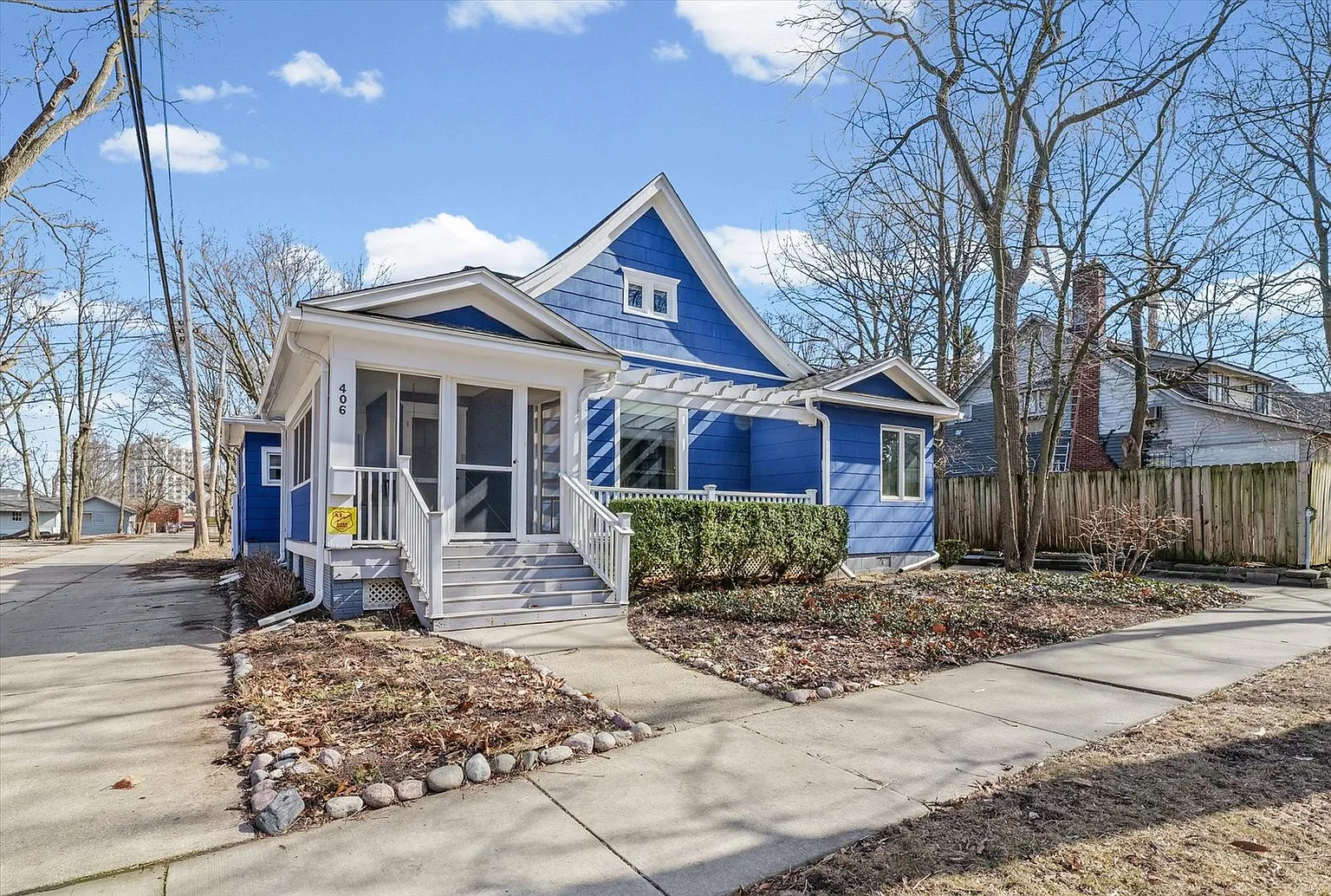 406 S Elm St photo 1