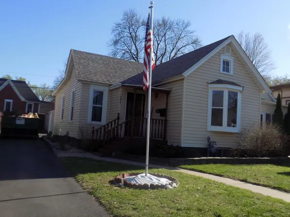 306 Goodhue St, Saint Paul, MN 55102