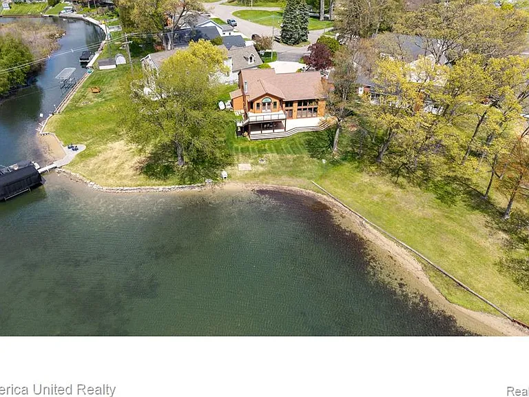 4533 Horseshoe Dr — Photo 3