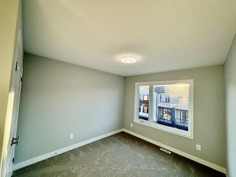 349 Southdale Rd E #26 — Photo 17