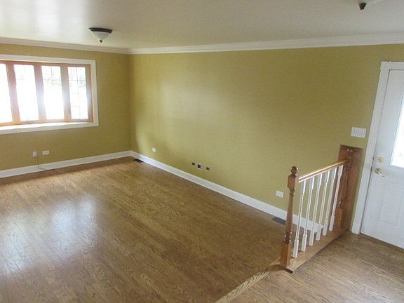 3rd image of 10033 Menard Ave