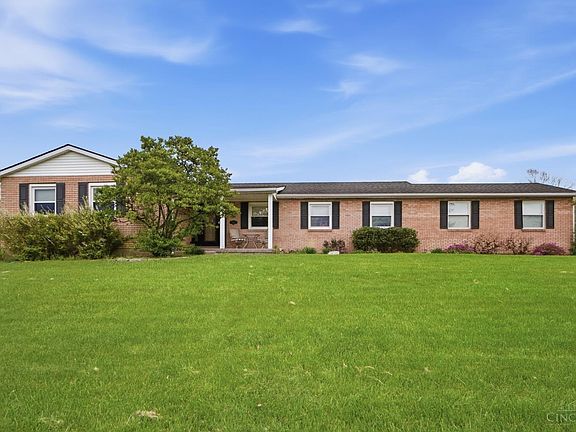 3rd image of 3910 Appletree Ct