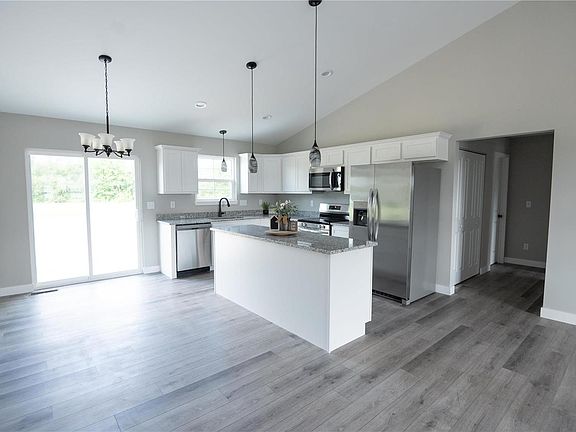 4th image of 7 Brentwood Ct