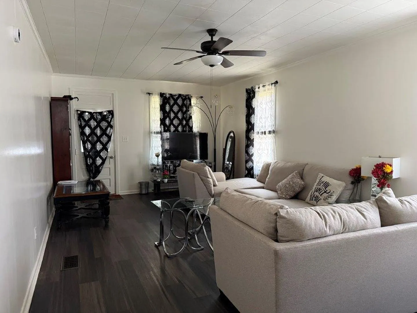 4-bedroom, 1-bath apartment in Mechanicsburg, PA — Photo 4
