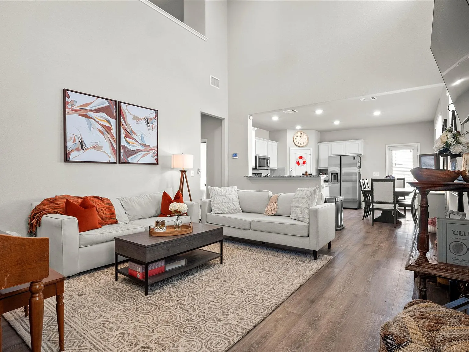 3 bed, 2.5 bath, 1845 sqft, $2,050 — Photo 4