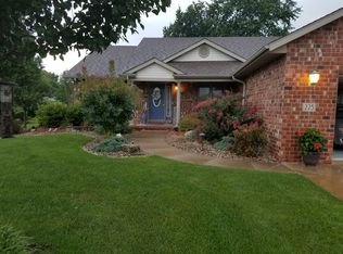 225 N Porte Dr, Highland, IL 62249