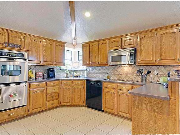 5th image of 4429 Bentley Dr