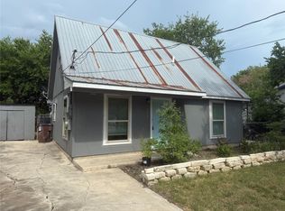 622 Trinity St, Lockhart, TX 78644