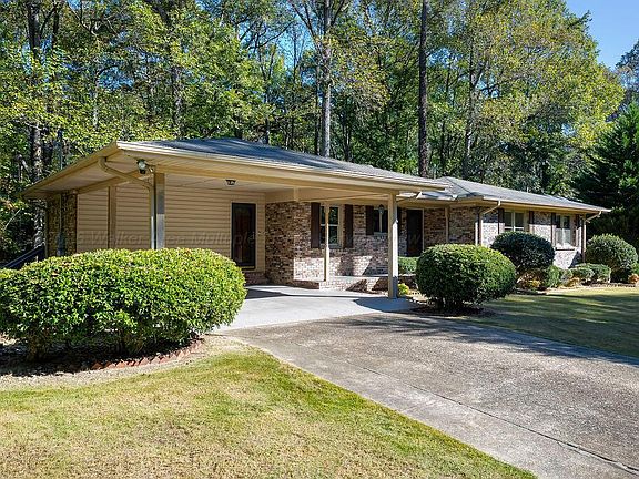 3rd image of 602 Fernway Dr
