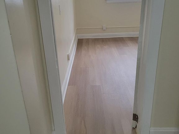 5th image of 335 Osborne Ter #B1