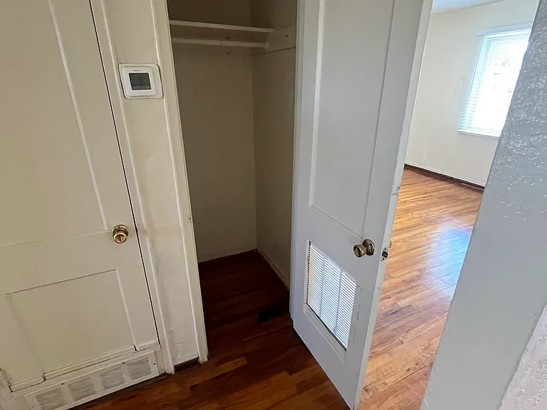 813 Wilmoore Dr SE — Photo 16