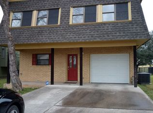 105 Firestone Pl, Meadowlakes, TX 78654