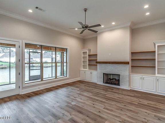 3rd image of 216 Herons Bay Cir